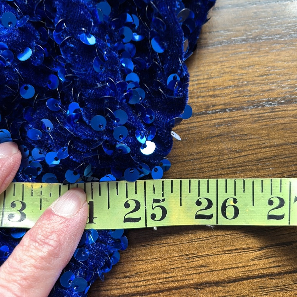 Beautiful blue sequined dress. - Picture 10 of 12